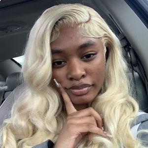 Meet your Posher, Emmarie